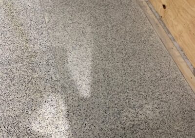 A floor with dotted marbles